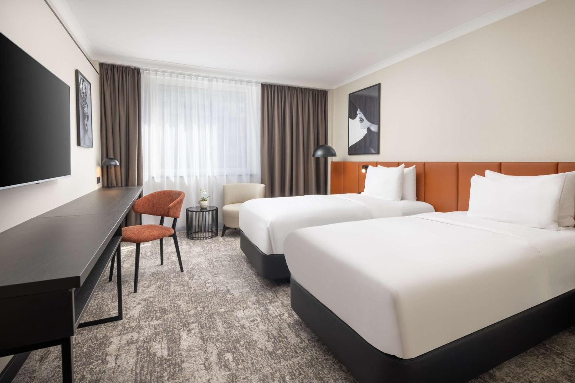 Hilton Duesseldorf Otel Dış mekan fotoğraf A room at the hotel
