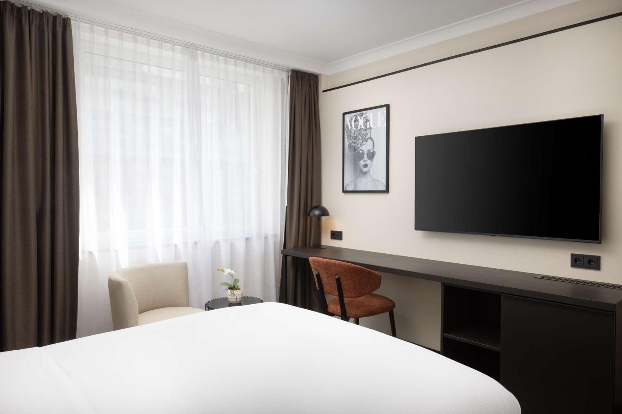 Hilton Duesseldorf Otel Dış mekan fotoğraf A room at the hotel