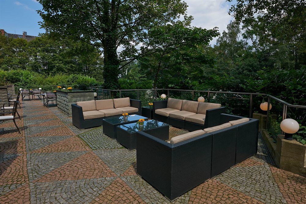 Hilton Duesseldorf Otel Dış mekan fotoğraf The terrace